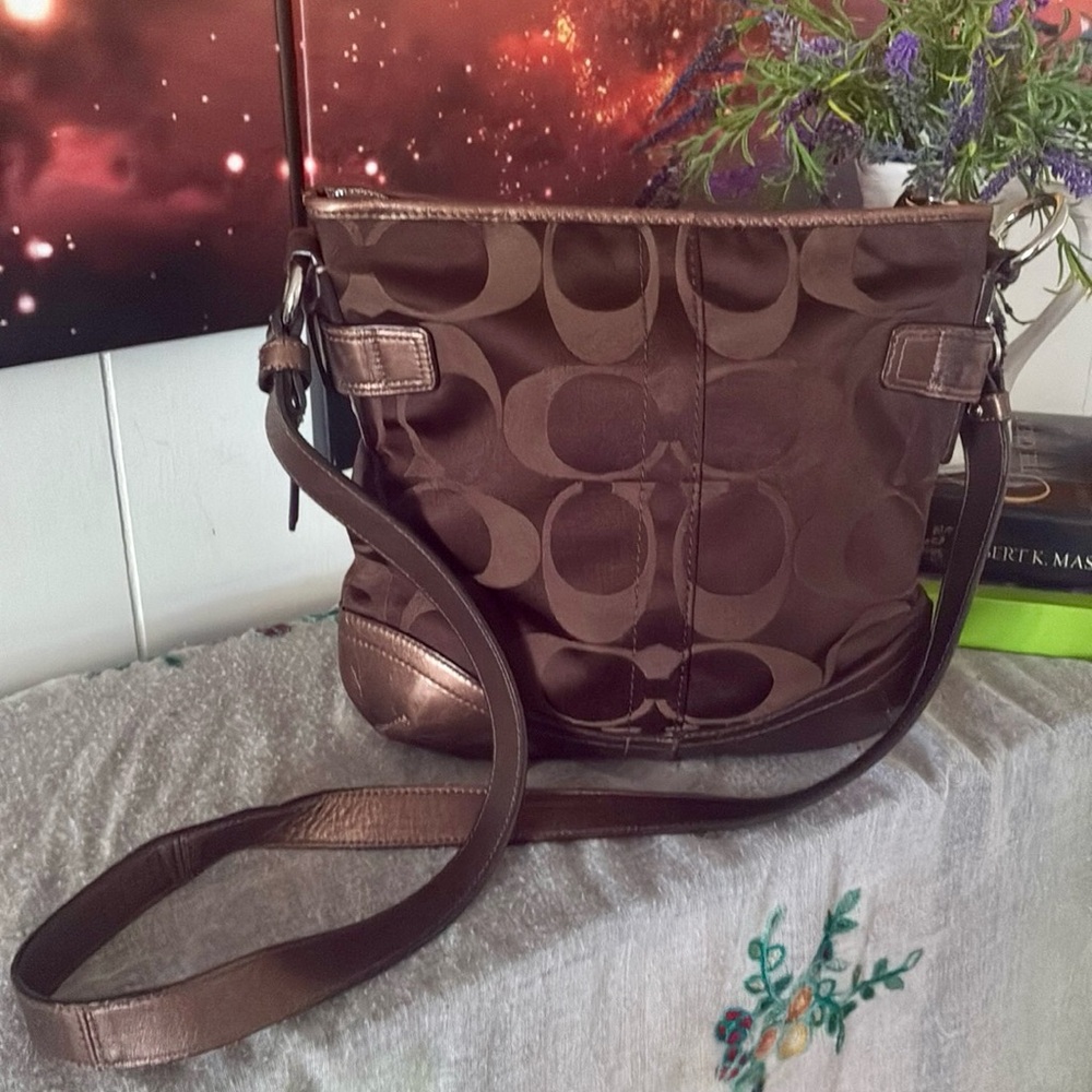 Coach Signature Optic Chain Bag - Picture 2 of 14